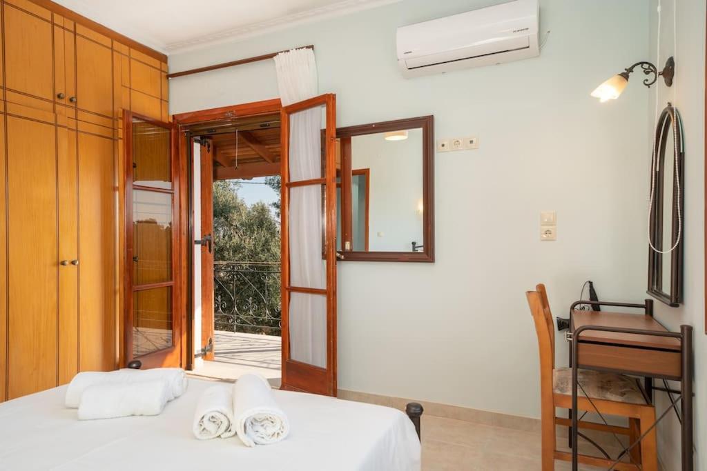 Afroditi Holiday Home- Green View Apartment Svoronata Buitenkant foto