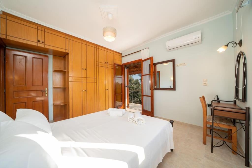 Afroditi Holiday Home- Green View Apartment Svoronata Buitenkant foto