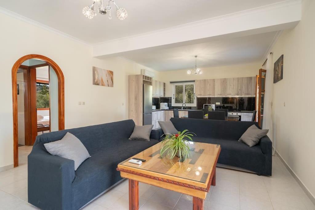 Afroditi Holiday Home- Green View Apartment Svoronata Buitenkant foto