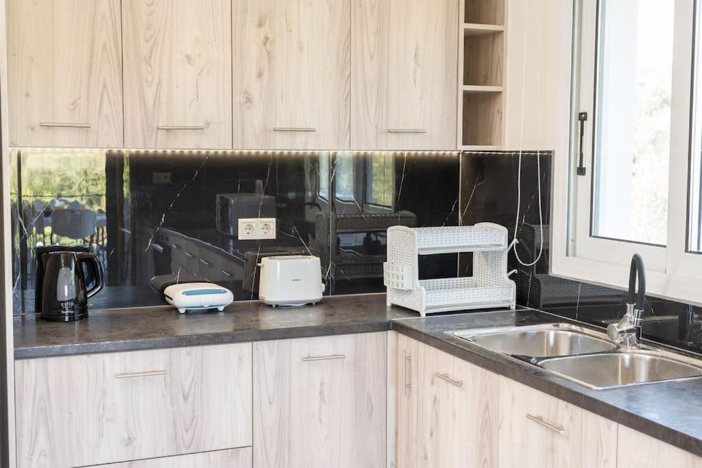 Afroditi Holiday Home- Green View Apartment Svoronata Buitenkant foto