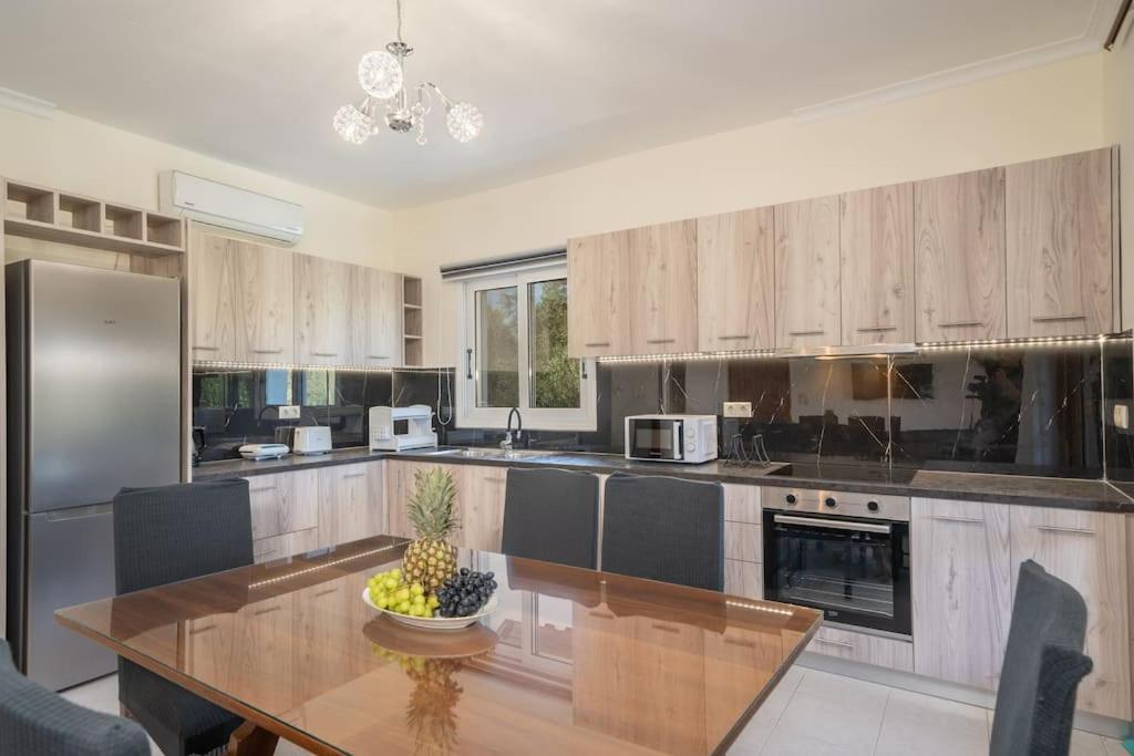 Afroditi Holiday Home- Green View Apartment Svoronata Buitenkant foto